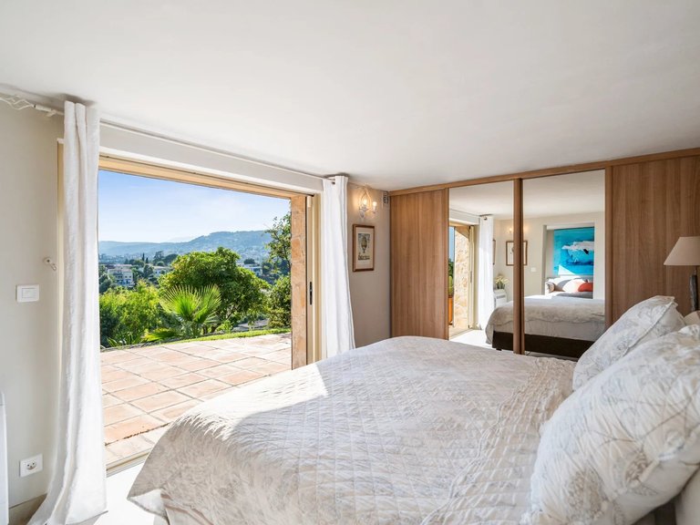 Villa for Sale in St Paul, Vence, St. Paul Area 14