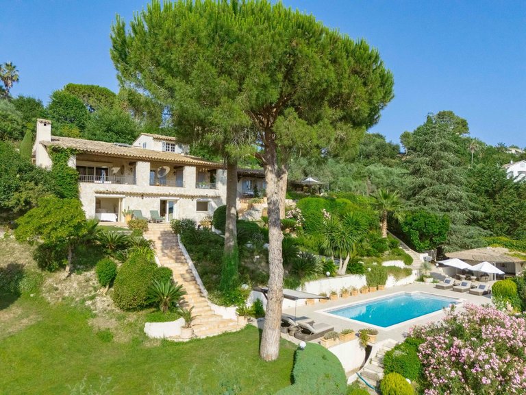 Villa for Sale in St Paul, Vence, St. Paul Area 3