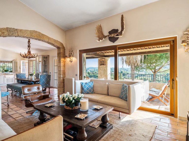 Villa for Sale in St Paul, Vence, St. Paul Area 8