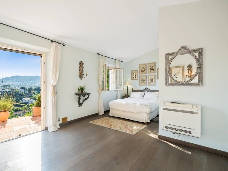Villa for Sale in St Paul, Vence, St. Paul Area 13