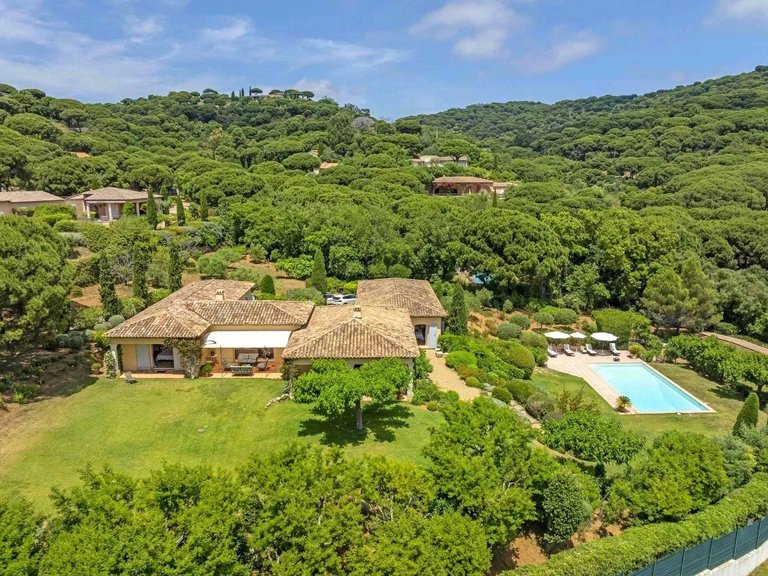 Villa for Sale in La Croix Valmer, St. Tropez, Grimaud Area 2