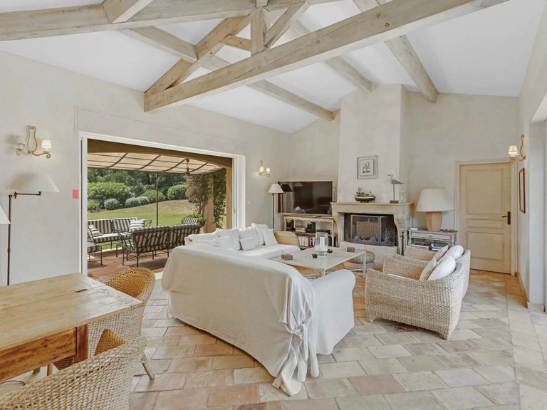 Villa for Sale in La Croix Valmer, St. Tropez, Grimaud Area 8