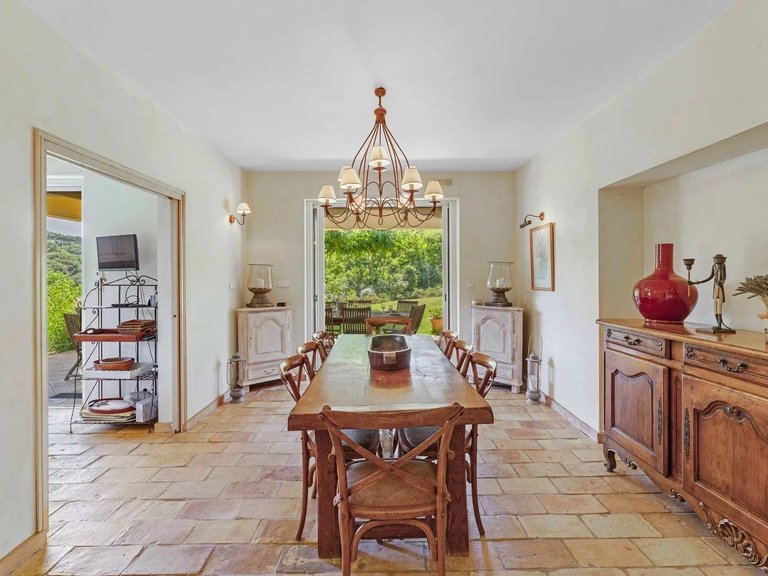 Villa for Sale in La Croix Valmer, St. Tropez, Grimaud Area 9