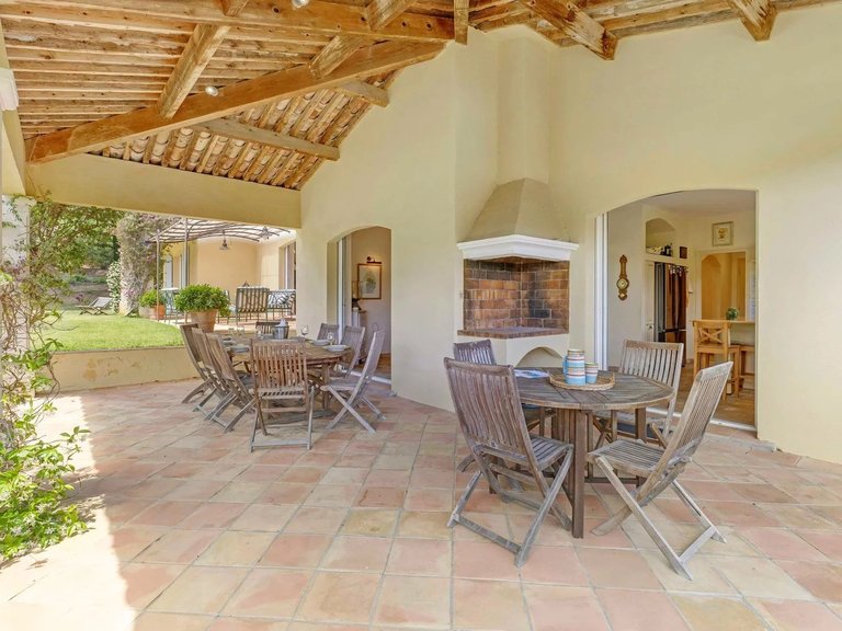 Villa for Sale in La Croix Valmer, St. Tropez, Grimaud Area 11