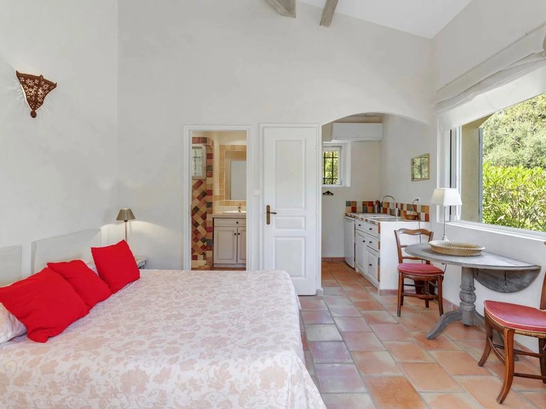 Villa for Sale in La Croix Valmer, St. Tropez, Grimaud Area 15