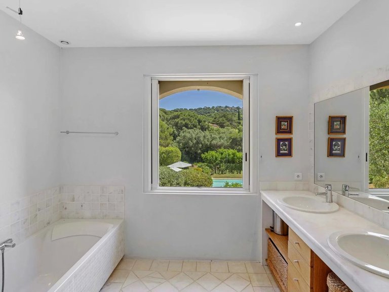 Villa for Sale in La Croix Valmer, St. Tropez, Grimaud Area 17