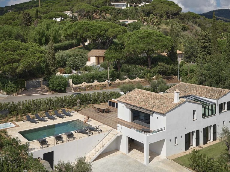 Villa for Sale in La Croix Valmer, St. Tropez, Grimaud Area 1