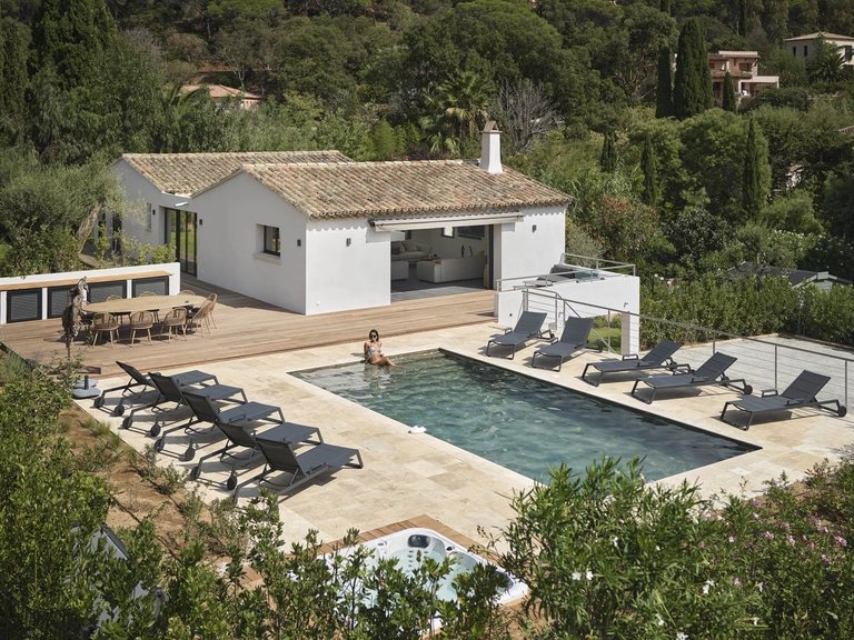 Villa for Sale in La Croix Valmer, St. Tropez, Grimaud Area 2