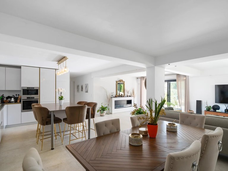 Villa for Sale in Plascassier, Mougins, Valbonne, Grasse Area 9