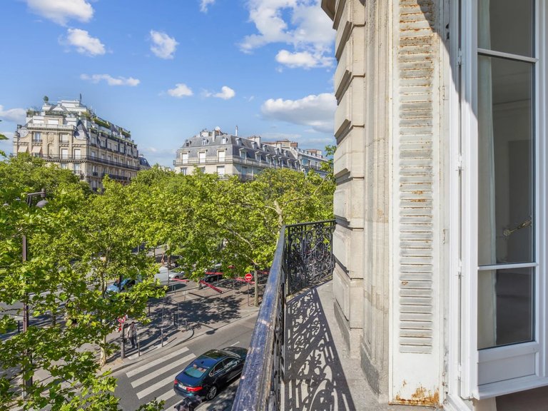 Apartment for Sale in 16th (trocadéro - Etoile - Passy), Golden Triangle - Trocadéro (8th - 16th) 5