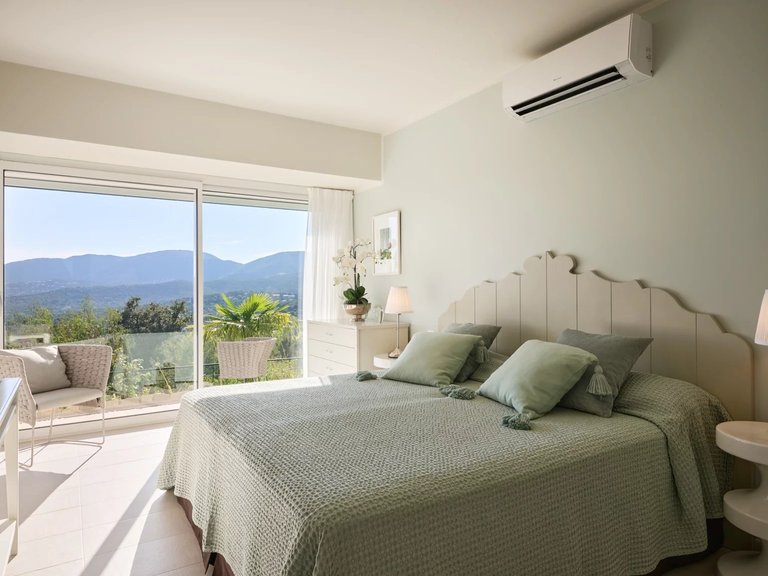 Villa for Sale in La Croix Valmer, St. Tropez, Grimaud Area 2