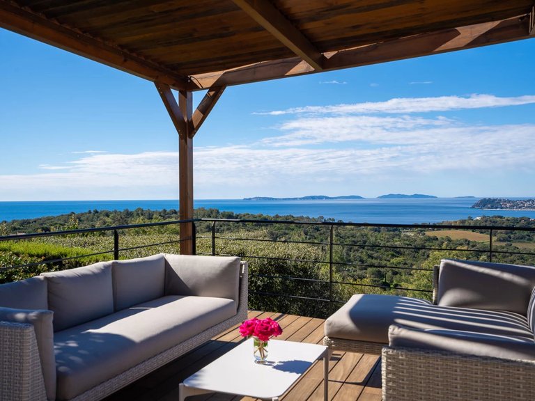 Villa for Sale in La Croix Valmer, St. Tropez, Grimaud Area 8