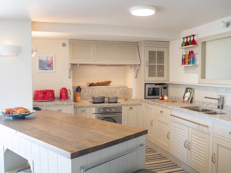 Villa for Sale in La Croix Valmer, St. Tropez, Grimaud Area 11