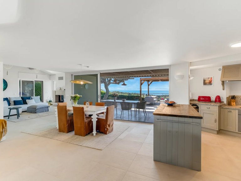 Villa for Sale in La Croix Valmer, St. Tropez, Grimaud Area 12