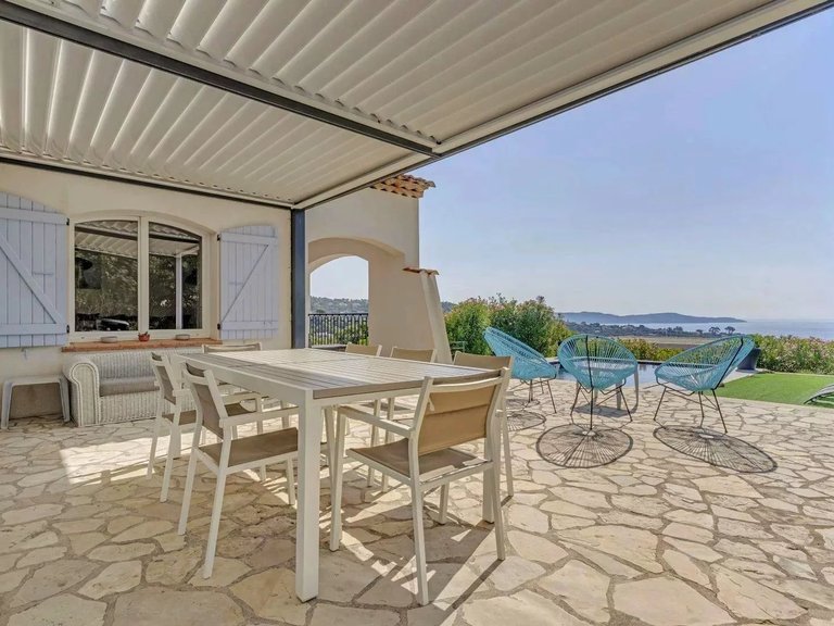 Villa for Sale in Cavalaire Sur Mer, Provence Coast (cassis To Cavalaire) 5