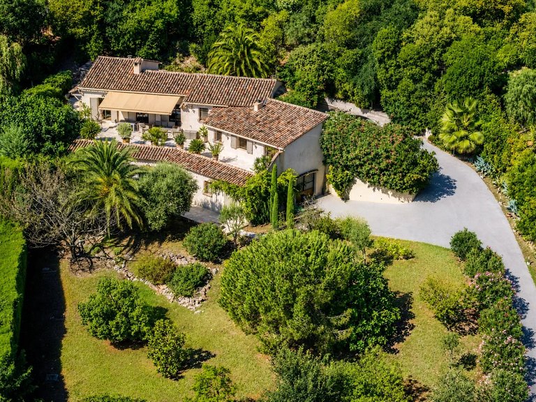Villa for Sale in St Paul, Vence, St. Paul Area 3