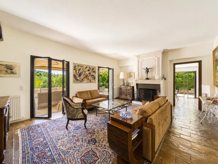 Villa for Sale in St Paul, Vence, St. Paul Area 7