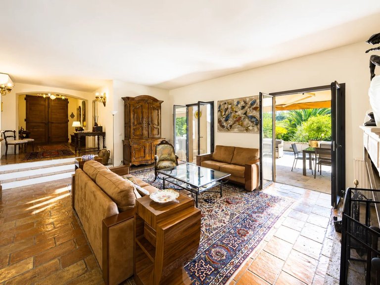 Villa for Sale in St Paul, Vence, St. Paul Area 8