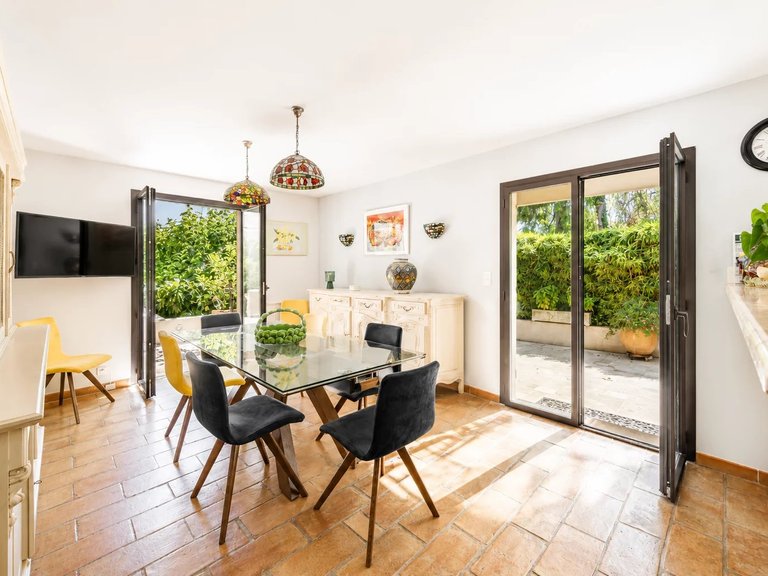 Villa for Sale in St Paul, Vence, St. Paul Area 9
