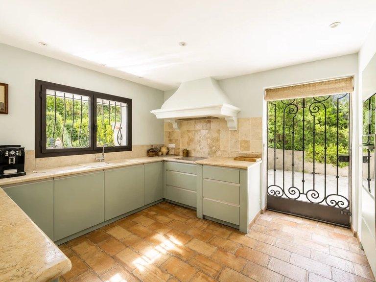 Villa for Sale in St Paul, Vence, St. Paul Area 10