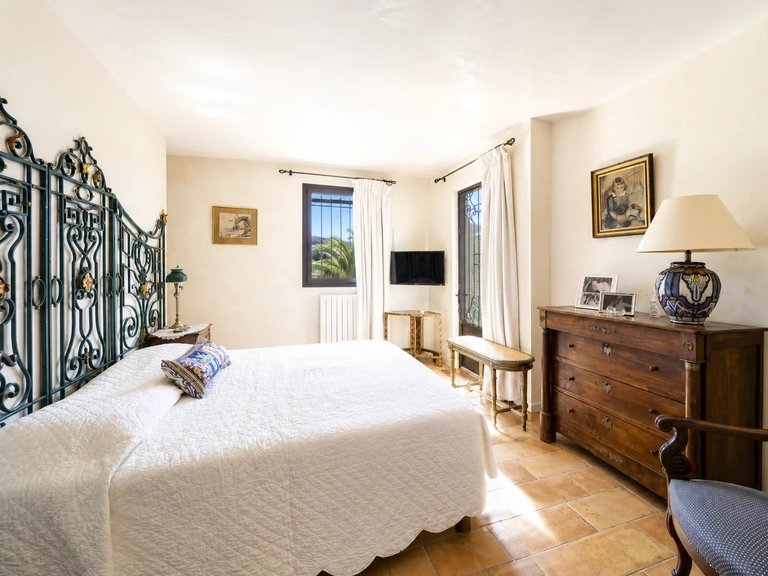 Villa for Sale in St Paul, Vence, St. Paul Area 12