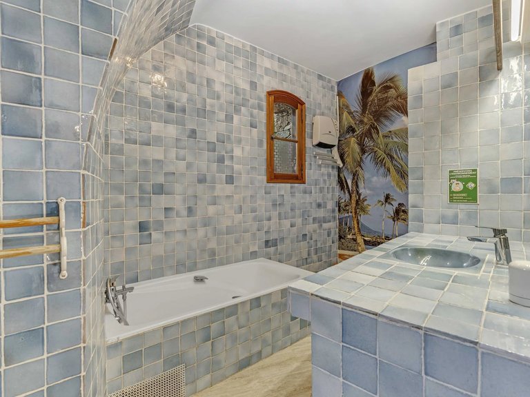 Villa for Sale in Hyeres, Provence Coast (cassis To Cavalaire) 2