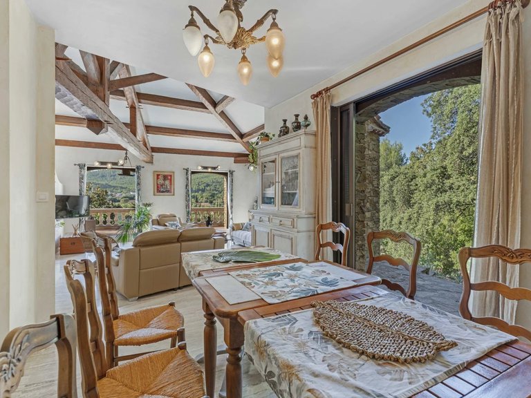 Villa for Sale in Hyeres, Provence Coast (cassis To Cavalaire) 10