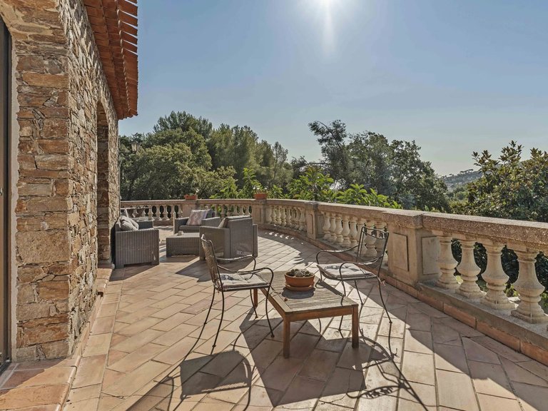 Villa for Sale in Hyeres, Provence Coast (cassis To Cavalaire) 5