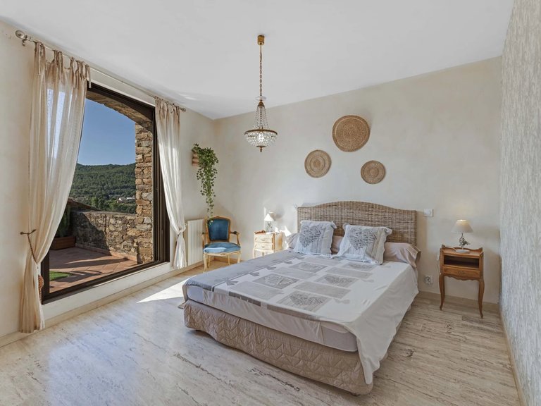 Villa for Sale in Hyeres, Provence Coast (cassis To Cavalaire) 14