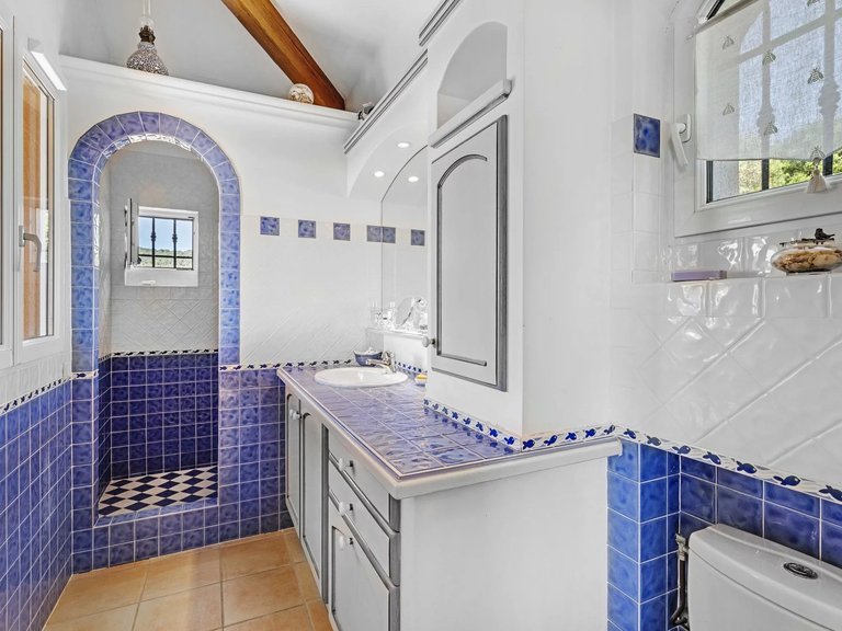 Villa for Sale in La Croix Valmer, St. Tropez, Grimaud Area 11