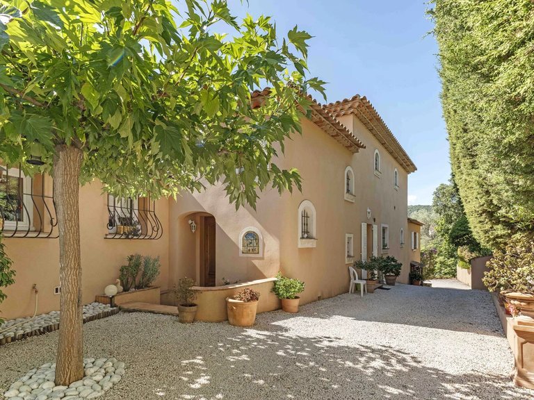 Villa for Sale in La Croix Valmer, St. Tropez, Grimaud Area 14