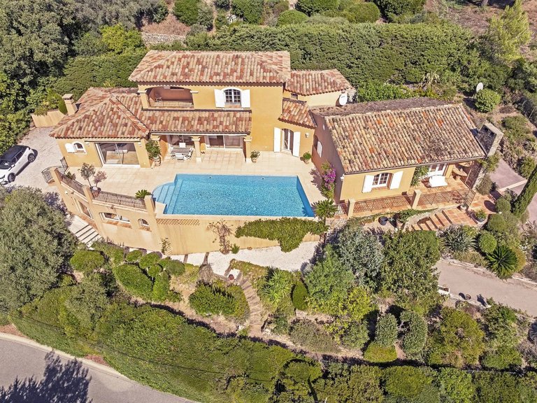 Villa for Sale in La Croix Valmer, St. Tropez, Grimaud Area 15