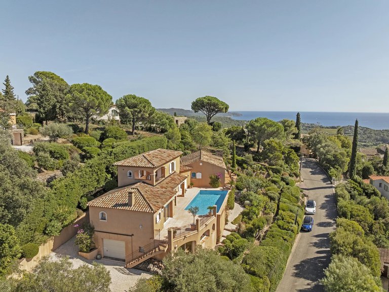 Villa for Sale in La Croix Valmer, St. Tropez, Grimaud Area 3