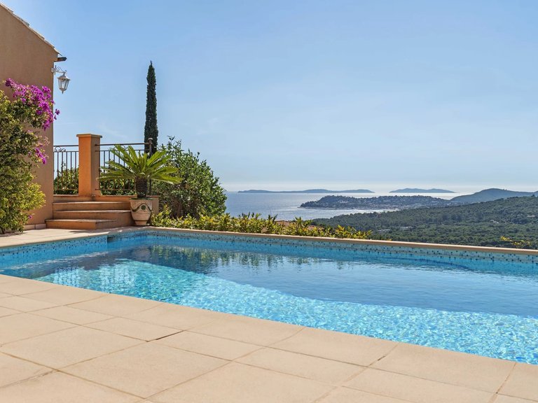 Villa for Sale in La Croix Valmer, St. Tropez, Grimaud Area 4