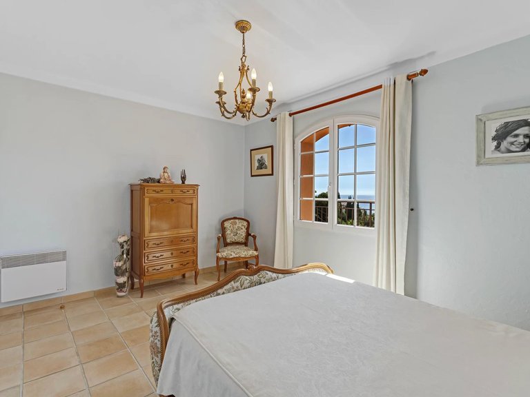 Villa for Sale in La Croix Valmer, St. Tropez, Grimaud Area 10