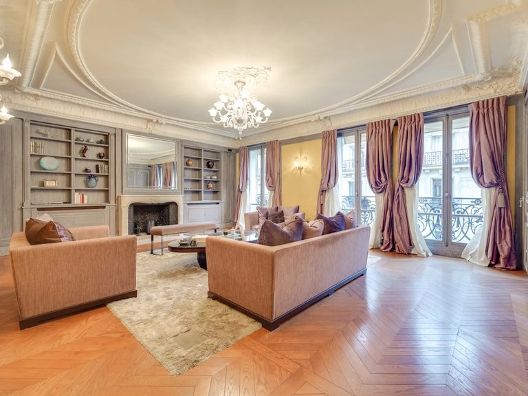 Apartment for Sale in 8th (golden Triangle - Parc Monceau), Golden Triangle - Trocadéro (8th - 16th) 1