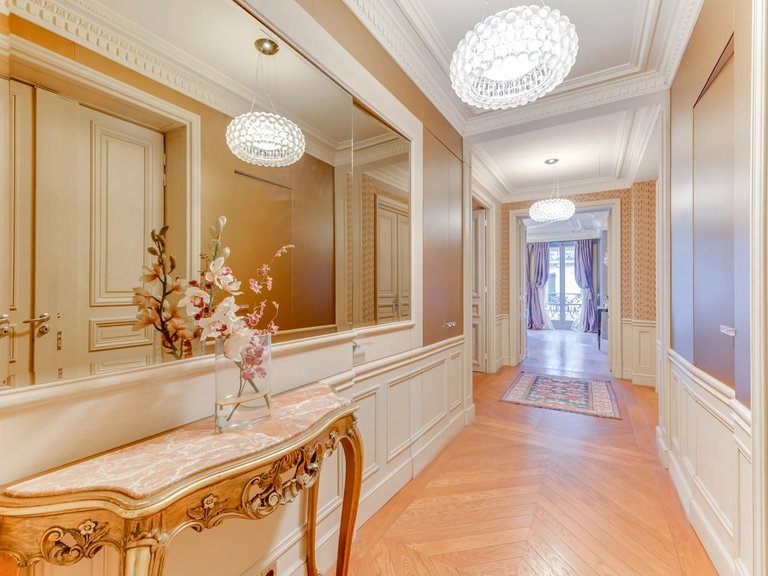 Apartment for Sale in 8th (golden Triangle - Parc Monceau), Golden Triangle - Trocadéro (8th - 16th) 6