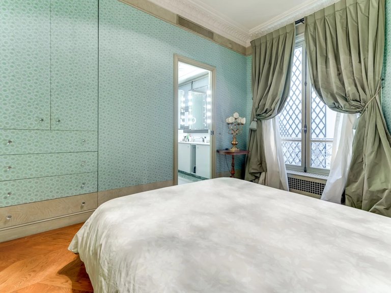 Apartment for Sale in 8th (golden Triangle - Parc Monceau), Golden Triangle - Trocadéro (8th - 16th) 10