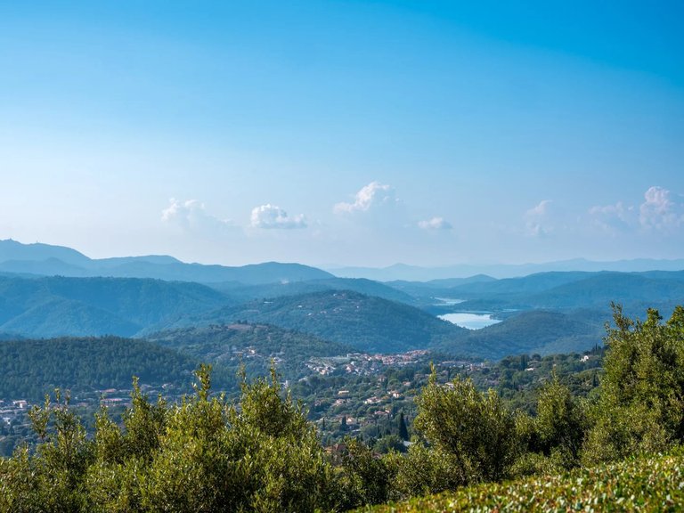 Villa for Sale in Cabris, Mougins, Valbonne, Grasse Area 1