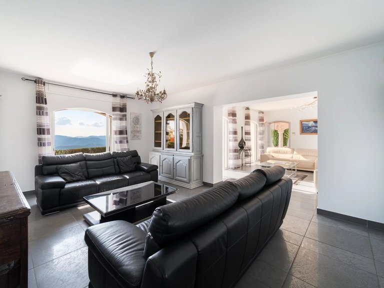 Villa for Sale in Cabris, Mougins, Valbonne, Grasse Area 11