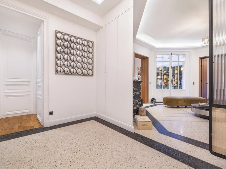 Apartment for Sale in 8th (golden Triangle - Parc Monceau), Golden Triangle - Trocadéro (8th - 16th) 8