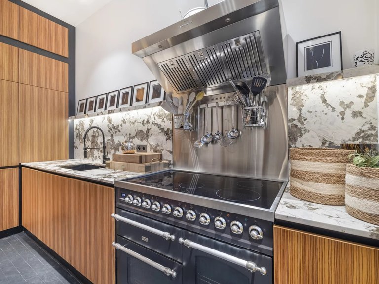 Apartment for Sale in 8th (golden Triangle - Parc Monceau), Golden Triangle - Trocadéro (8th - 16th) 9