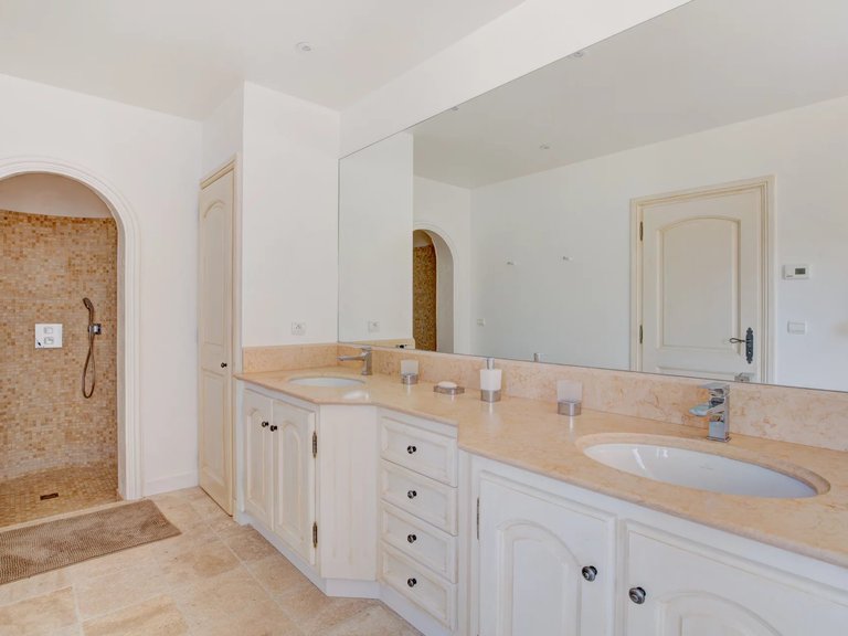 Villa for Sale in Pegomas, Mougins, Valbonne, Grasse Area 11