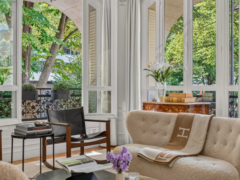 Apartment for Sale in 7th (invalides, Eiffel Tower, Orsay), Paris Left Bank (5th,6th & 7th ) 2