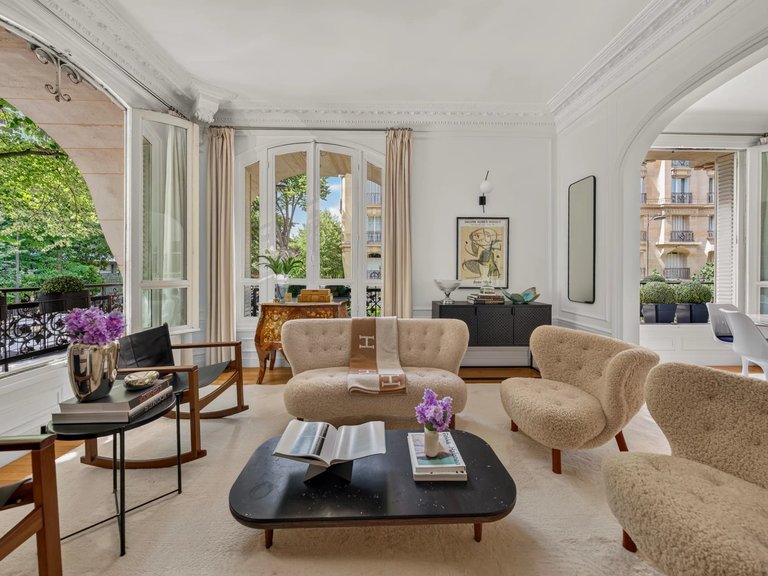 Apartment for Sale in 7th (invalides, Eiffel Tower, Orsay), Paris Left Bank (5th,6th & 7th ) 3