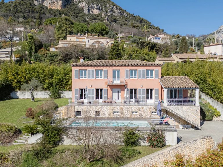 Villa for Sale in Vence, Vence, St. Paul Area 1