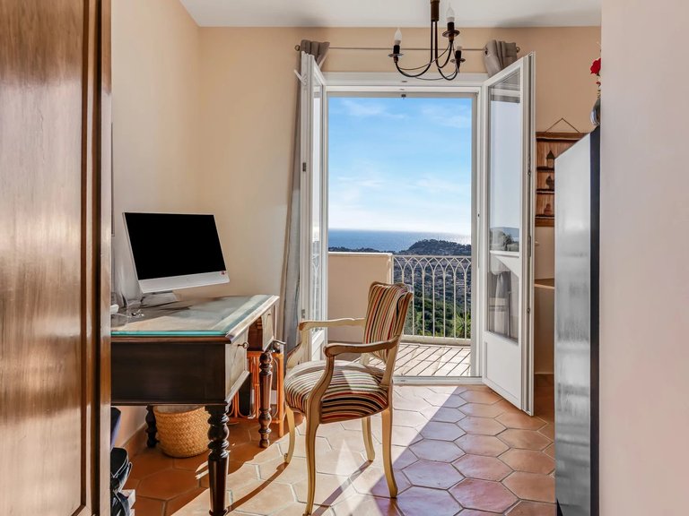 Villa for Sale in Cavalaire Sur Mer, Provence Coast (cassis To Cavalaire) 13