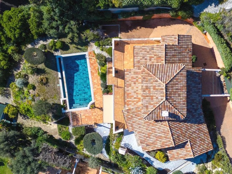 Villa for Sale in Cavalaire Sur Mer, Provence Coast (cassis To Cavalaire) 3
