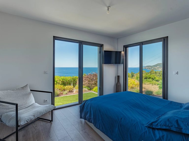 Villa for Sale in Carqueiranne, Provence Coast (cassis To Cavalaire) 5