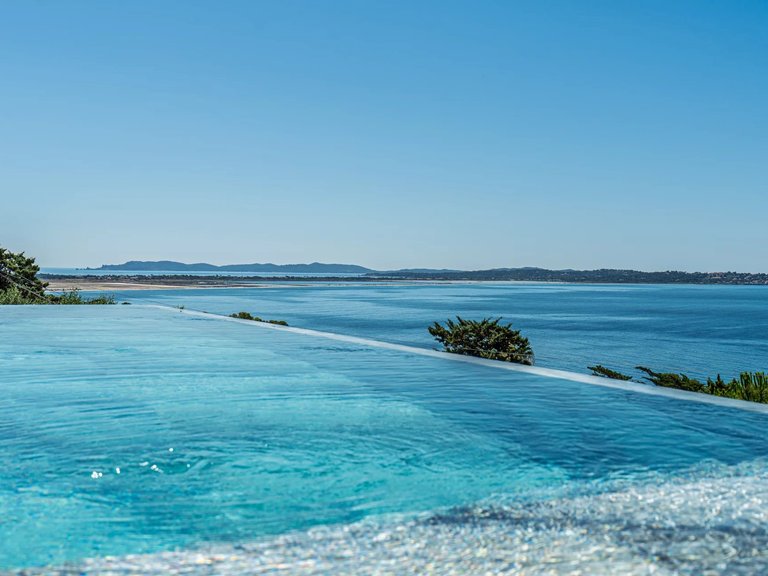 Villa for Sale in Carqueiranne, Provence Coast (cassis To Cavalaire) 9